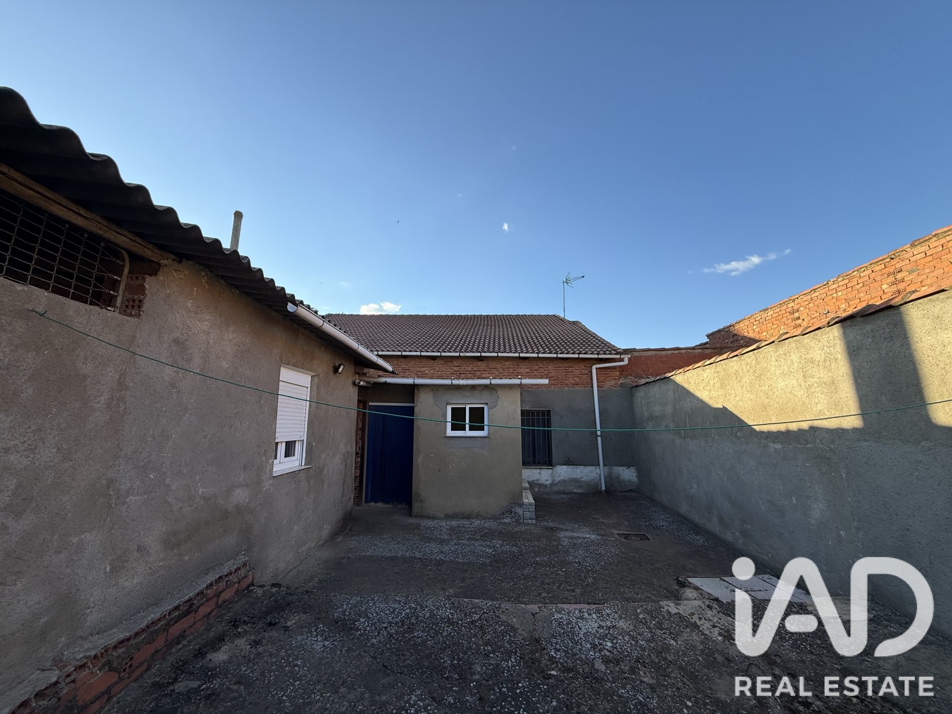 Сasa en Villamañán, León, España 3 dormitorios, 402 m2 No. 193470