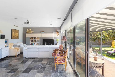 Villa in Sant Vicenc De Montalt, Barcelona, Spain 5 bedrooms, 292 sq.m. No. 192800