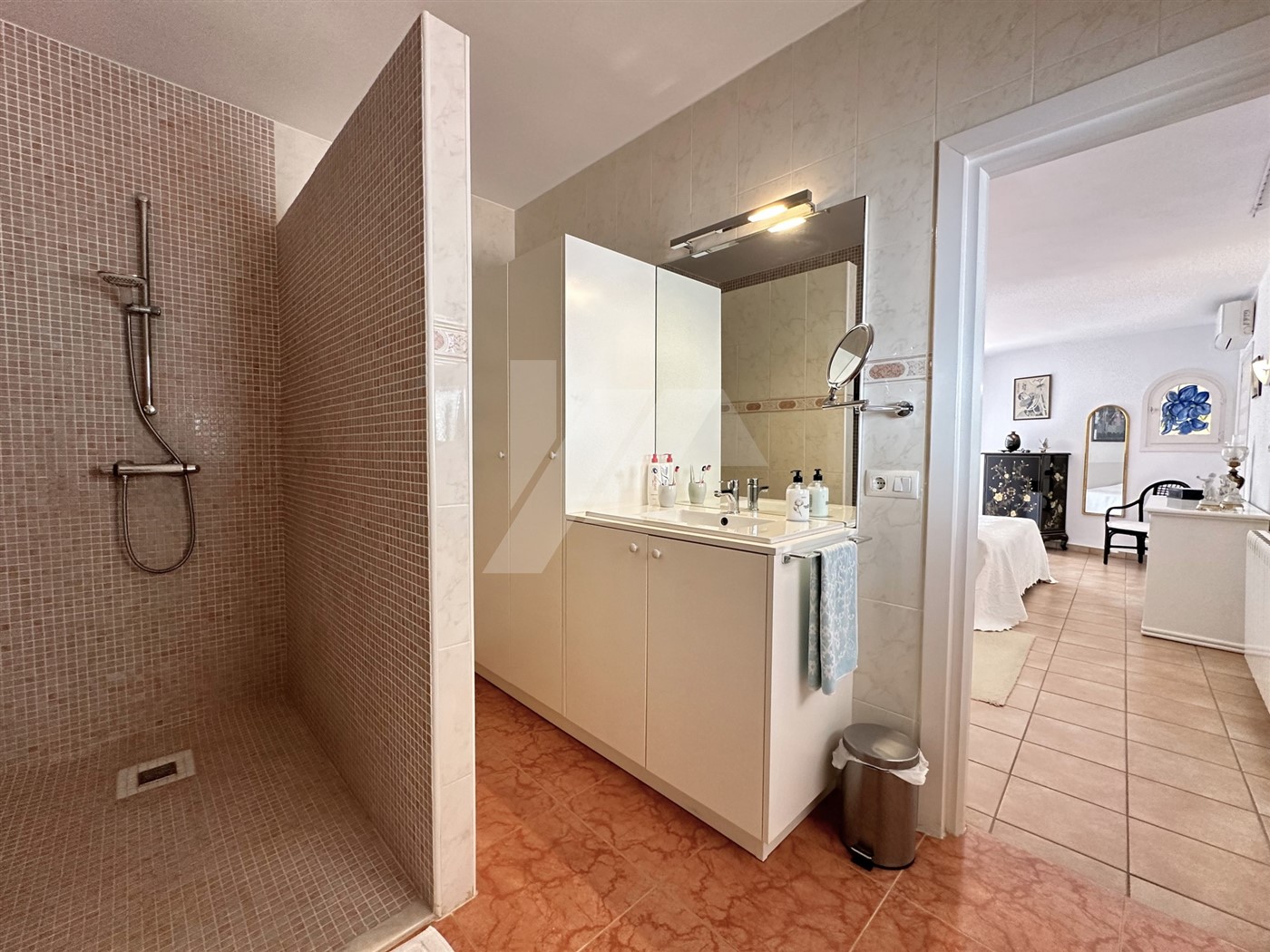 Villa in Moraira, Alicante, Spain 3 bedrooms, 261 sq.m. No. 100609