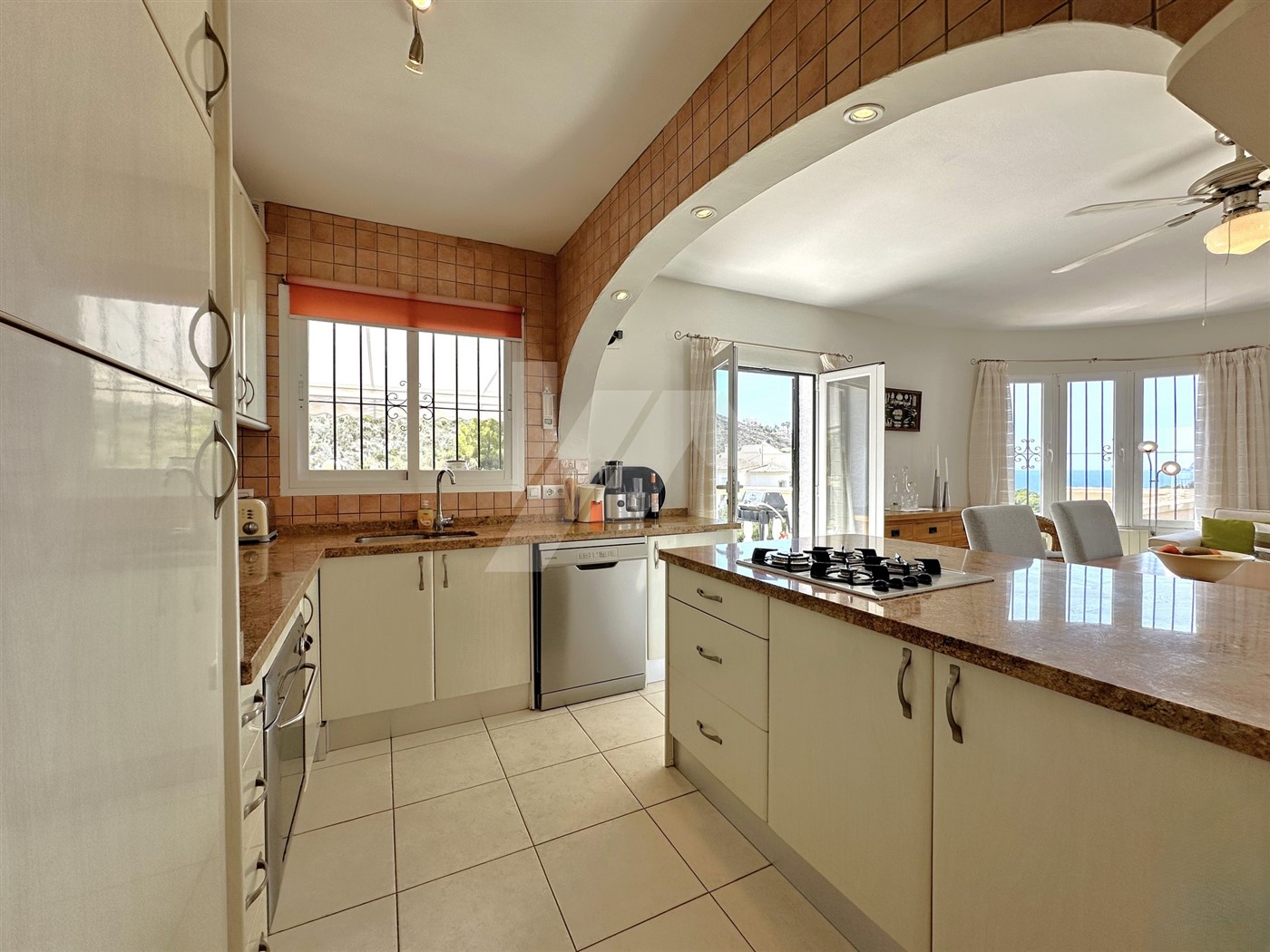 Villa à Moraira, Alicante, Espagne 5 chambres, 257 m2 No. 100608