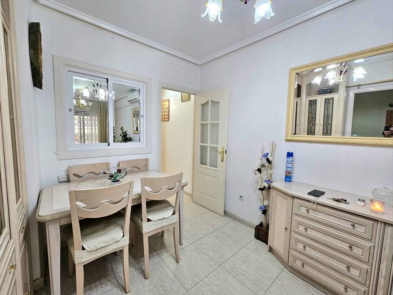 Apartment in Torrevieja, Alicante, Spain 2 bedrooms, 55 sq.m. No. 184382