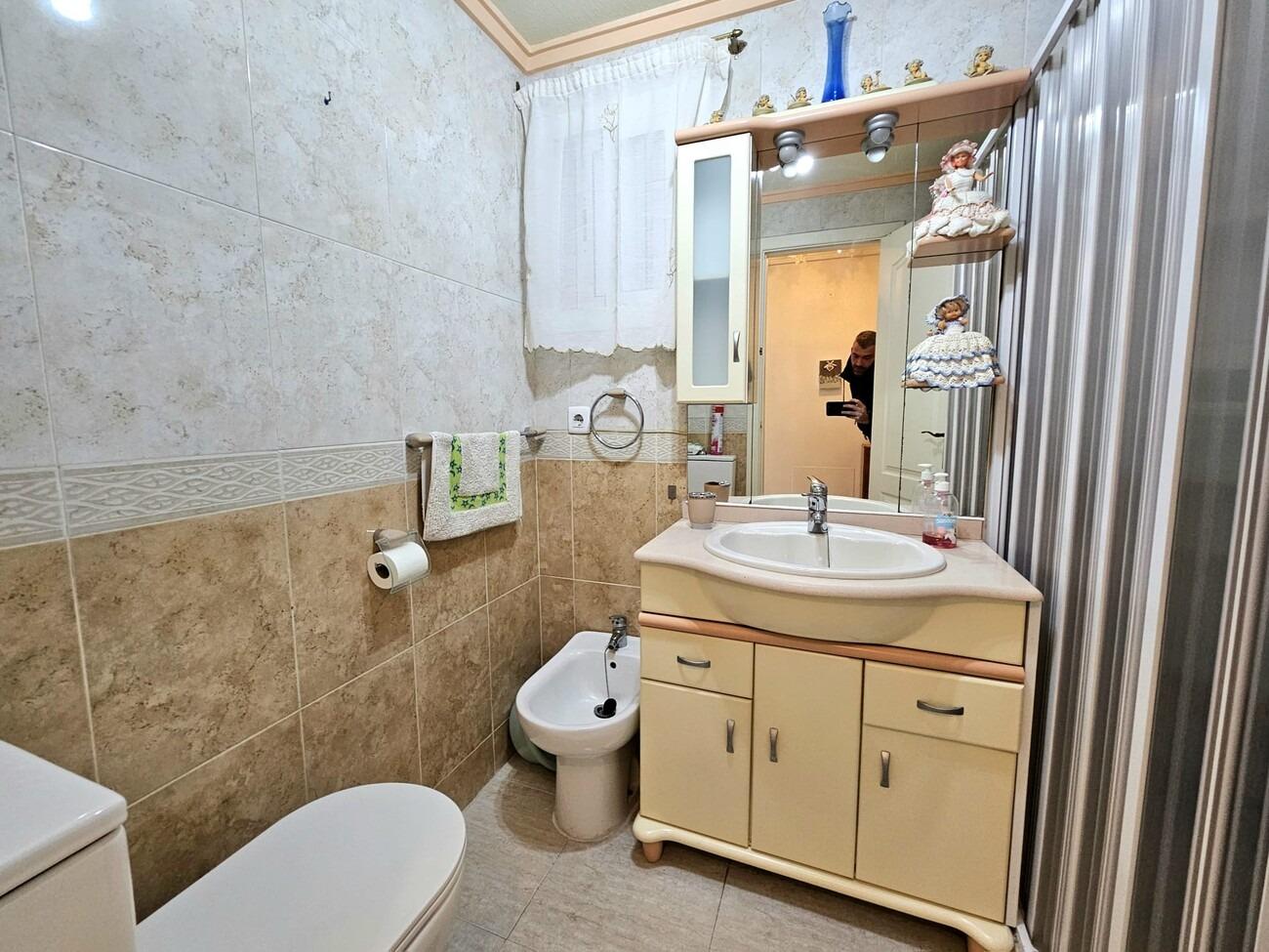 Apartment in Torrevieja, Alicante, Spain 2 bedrooms, 55 sq.m. No. 184382