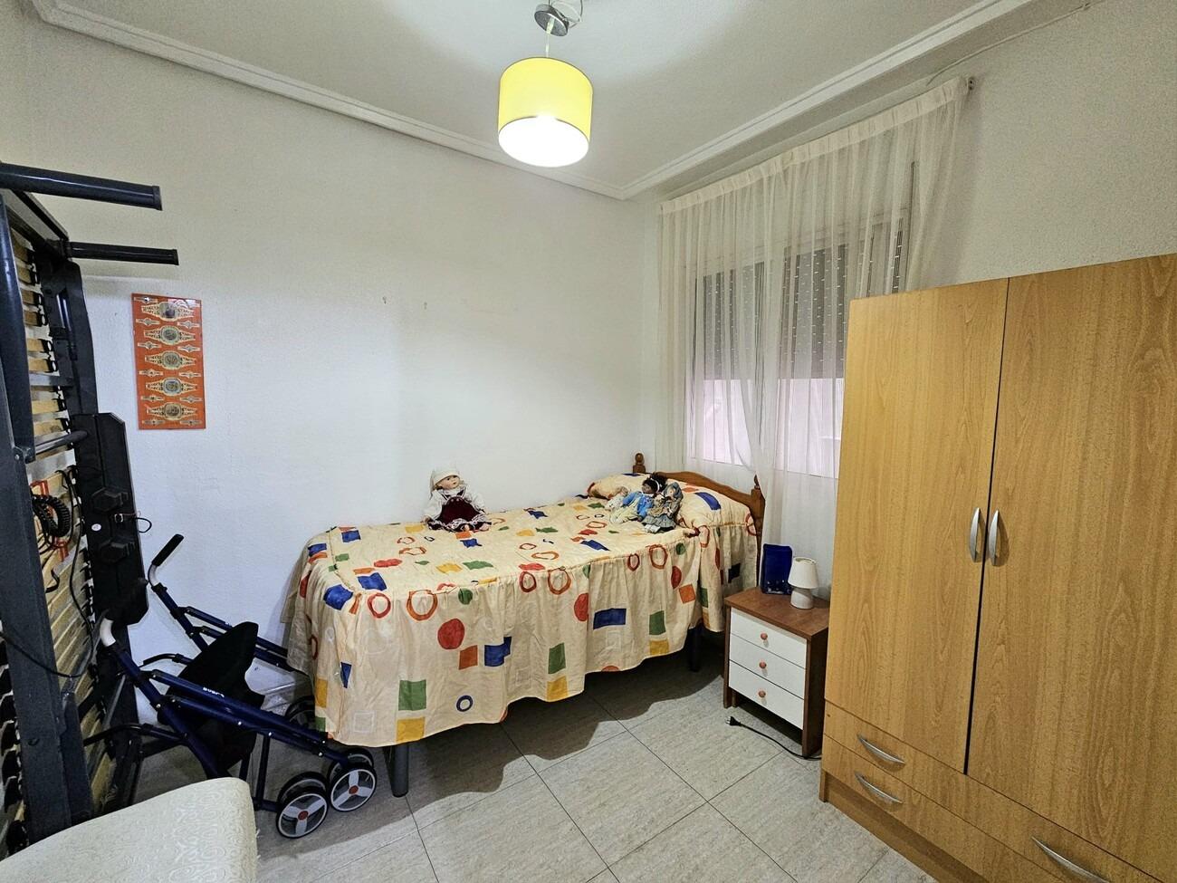 Apartment in Torrevieja, Alicante, Spain 2 bedrooms, 55 sq.m. No. 184382