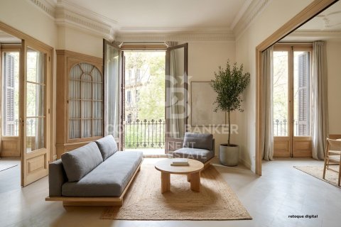 Apartment à Barcelona, Espagne 6 chambres, 202 m2 No. 179216