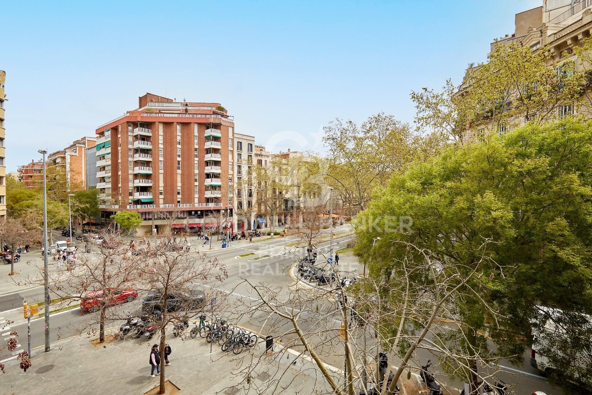 Apartment à Barcelona, Espagne 6 chambres, 202 m2 No. 179216