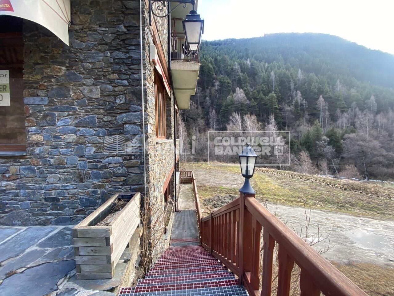 Commercial property à Principado De Andorra (Ninguna Poblacion Tiene C.P.), Lleida, Espagne 170 m2 No. 179214