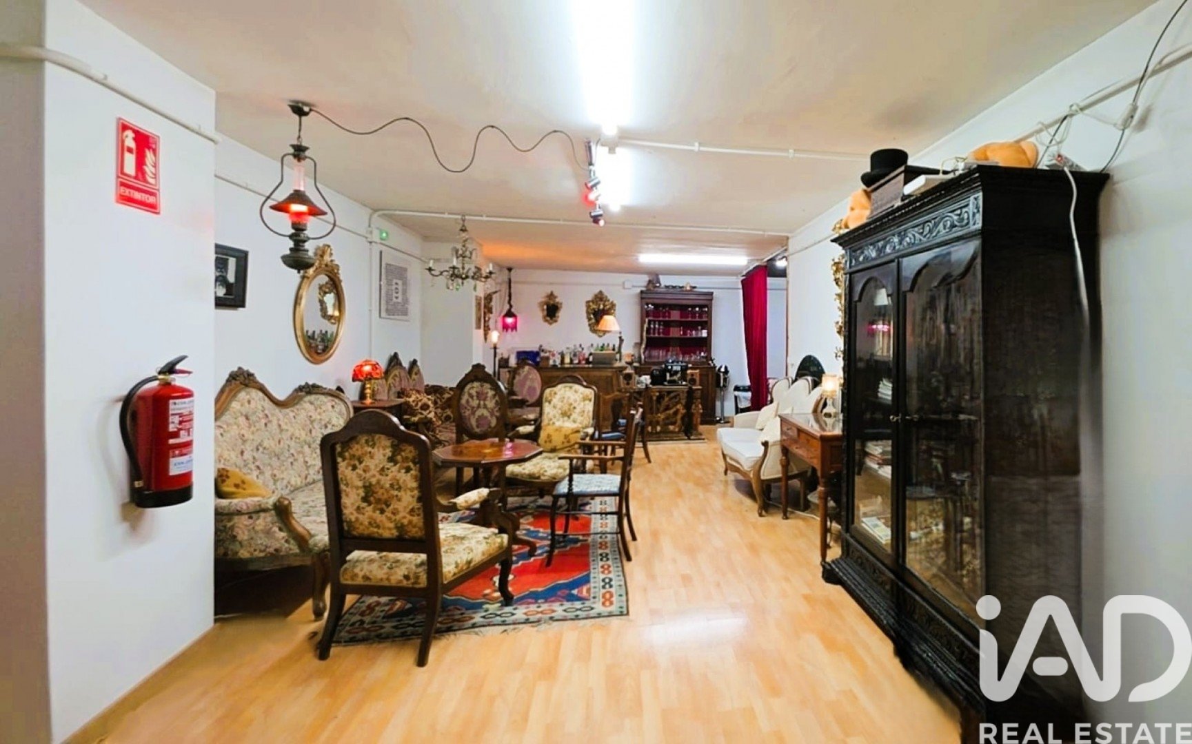 Komerciāls īpašums Barcelona, Spānijā 213 m2 Nr. 152439