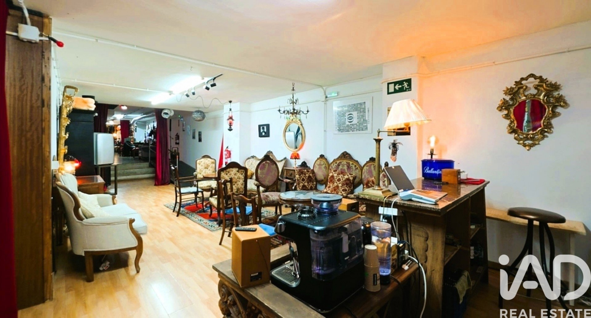 Komerciāls īpašums Barcelona, Spānijā 213 m2 Nr. 152439