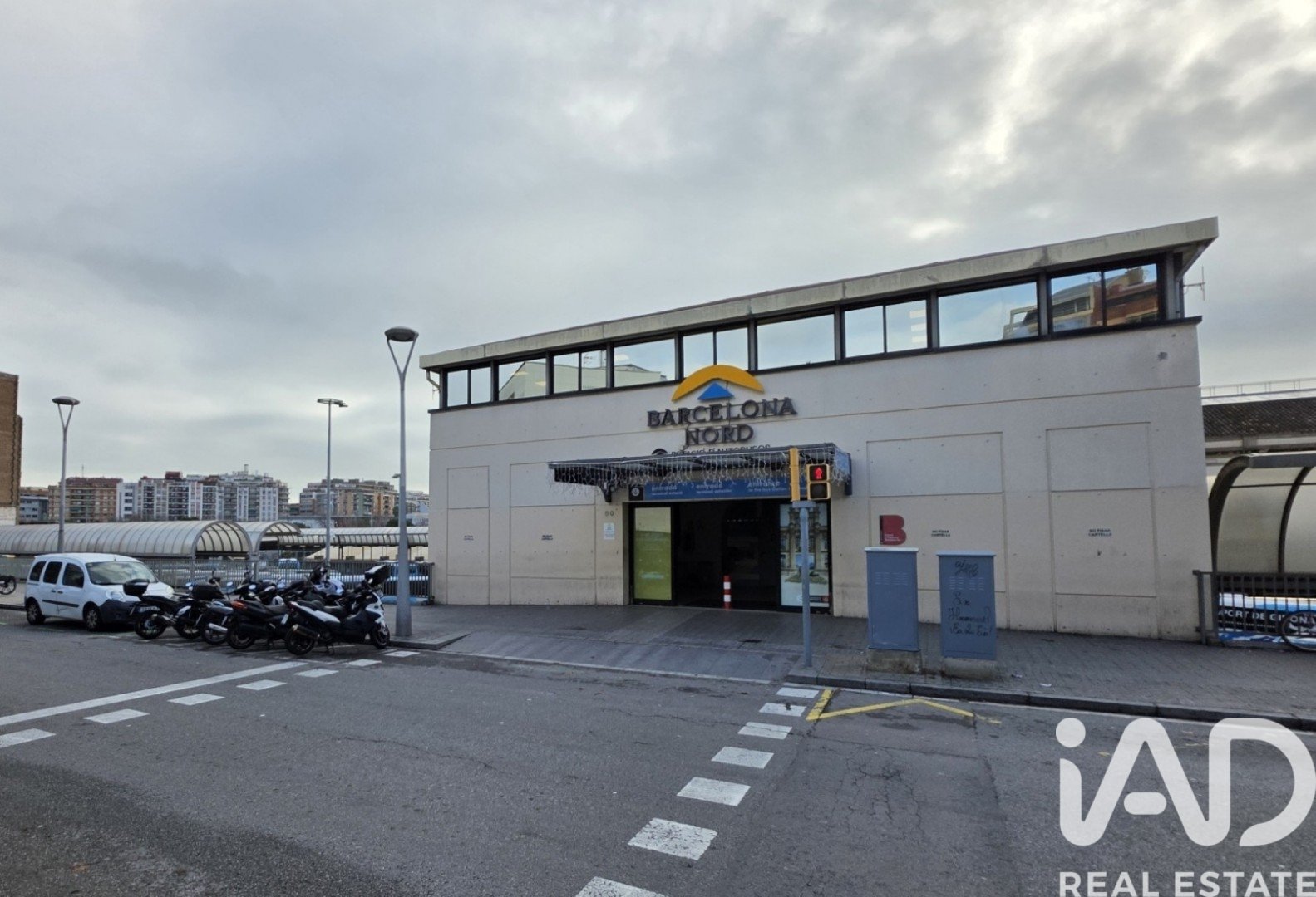 Komerciāls īpašums Barcelona, Spānijā 213 m2 Nr. 152439