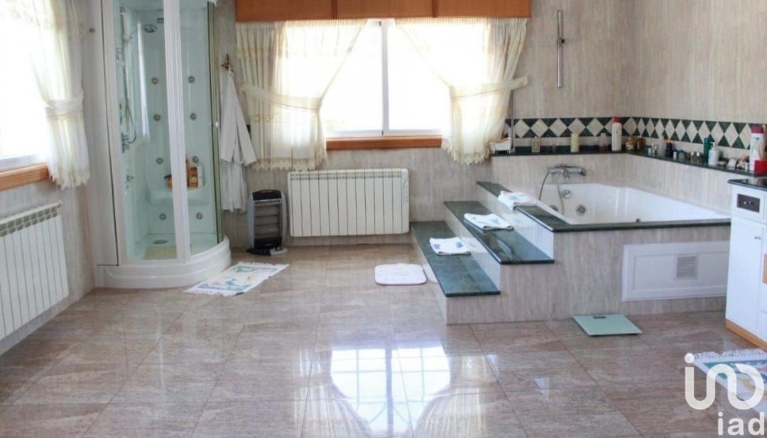 House in Carballo, A Coruna, Spanien 4 Schlafzimmer, 1741 m2 Nr. 173373