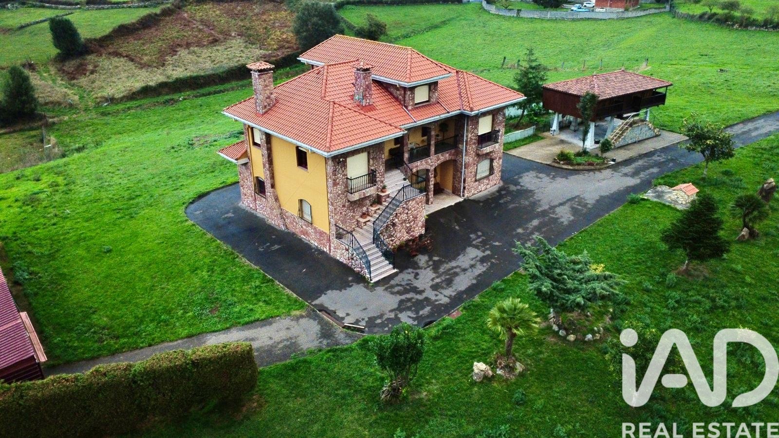 House in Aviles, Asturias, Spain 6 bedrooms, 368 sq.m. No. 152781