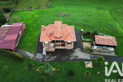 Сasa en Avilés, Asturias, España 6 dormitorios, 368 m2 No. 152781