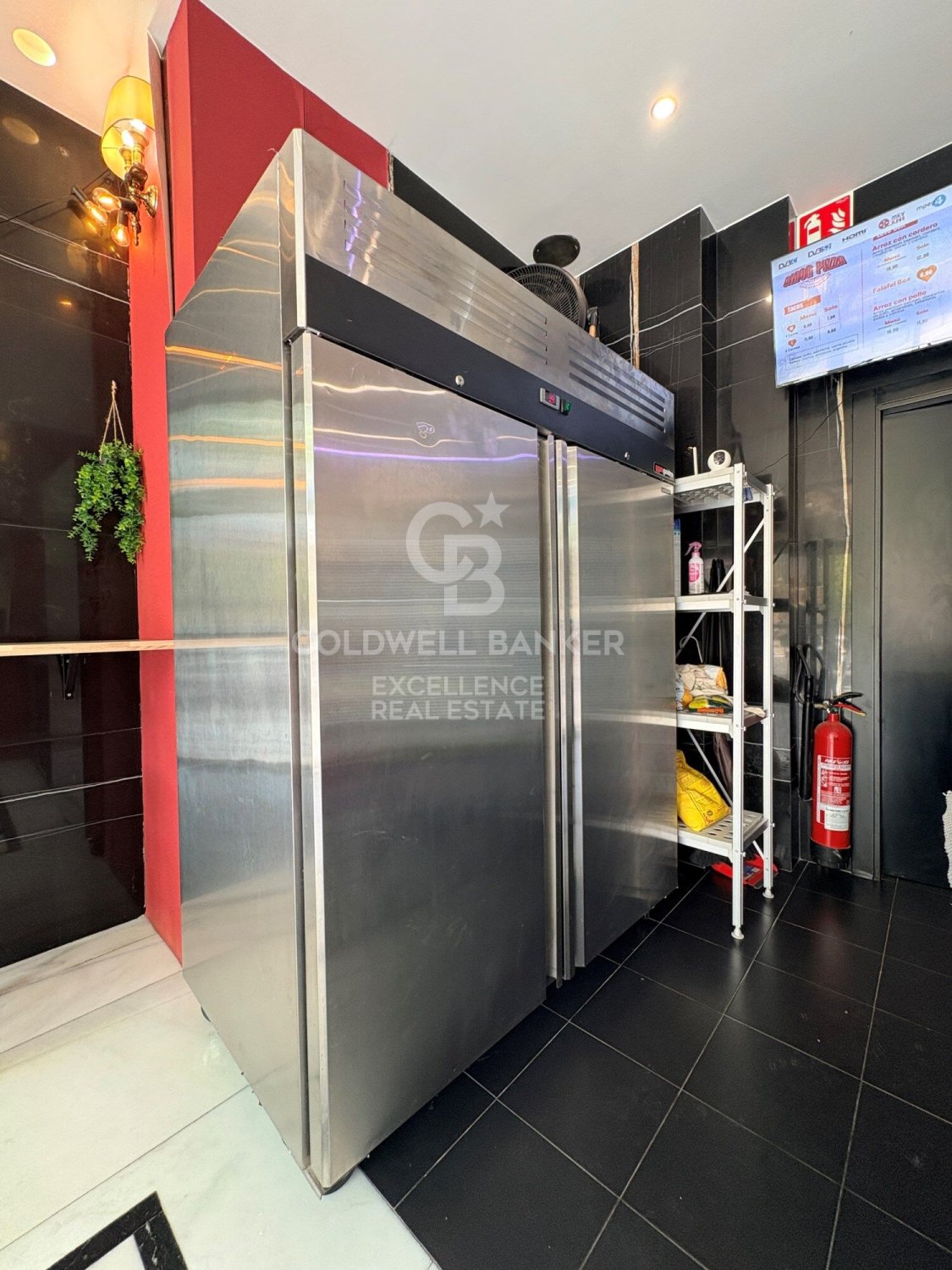 Cafe / restaurant à Valencia, Espagne 70 m2 No. 179206