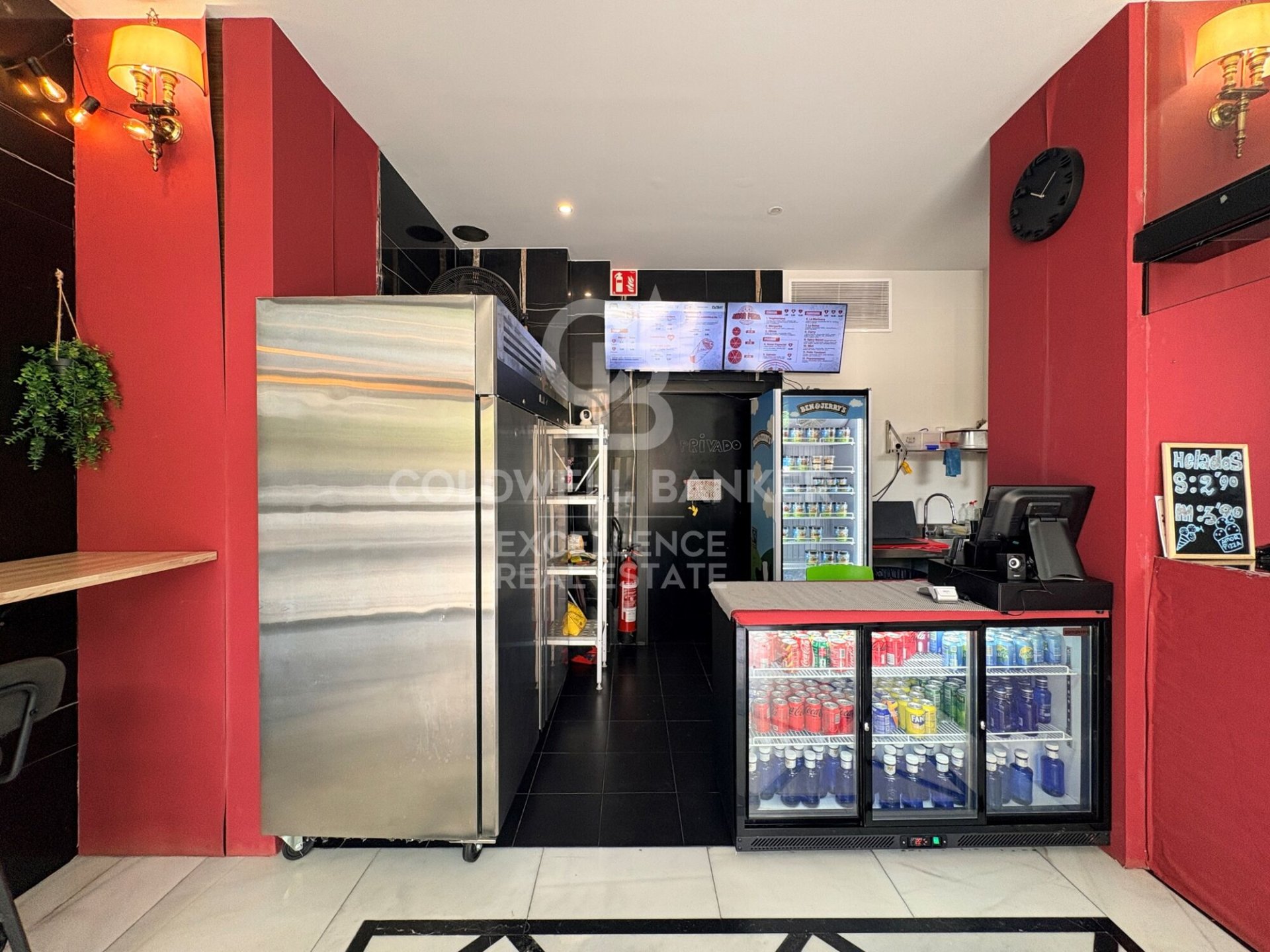 Cafe / restaurant à Valencia, Espagne 70 m2 No. 179206