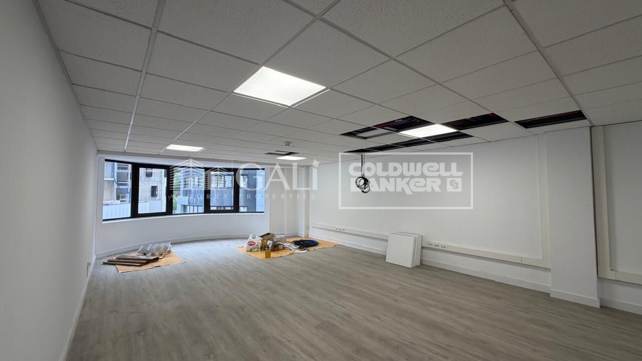 Office à Principado De Andorra (Ninguna Poblacion Tiene C.P.), Lleida, Espagne 146 m2 No. 179205