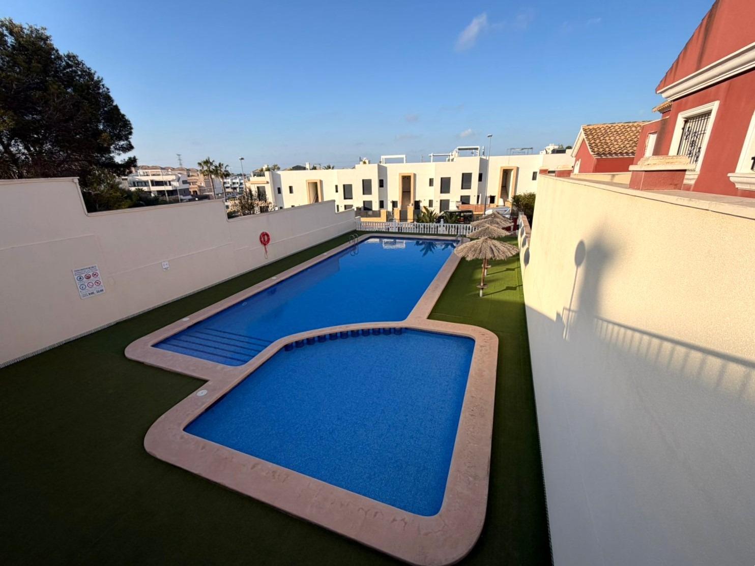 Townhouse à Villamartin, Alicante, Espagne 3 chambres, 120 m2 No. 189206