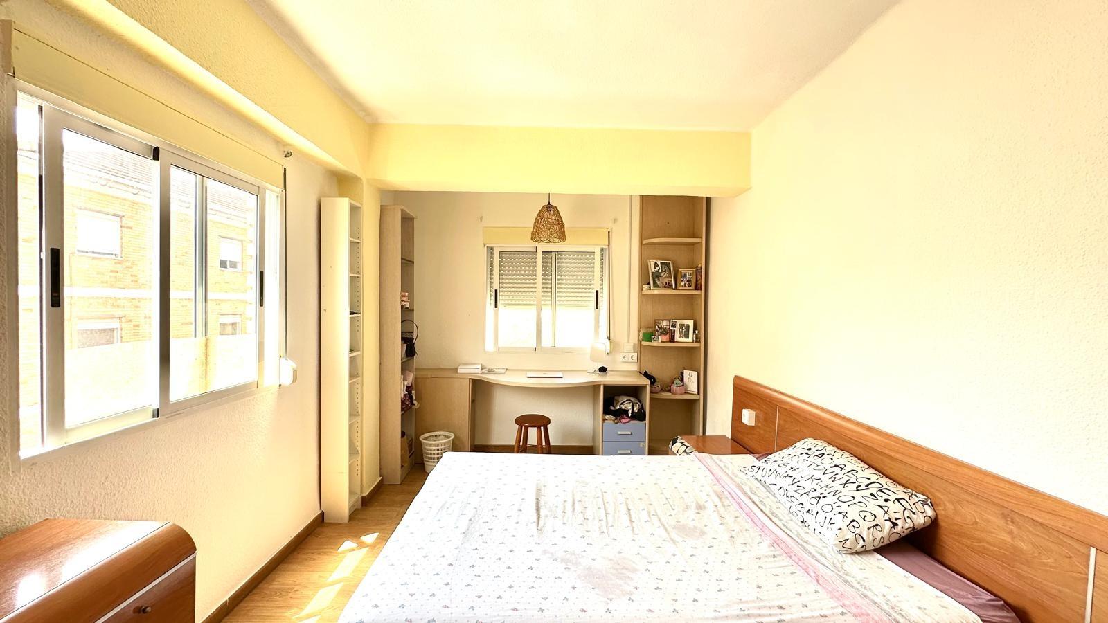 Apartamento en Torrevieja, Alicante, España 3 dormitorios, 90 m2 No. 188526