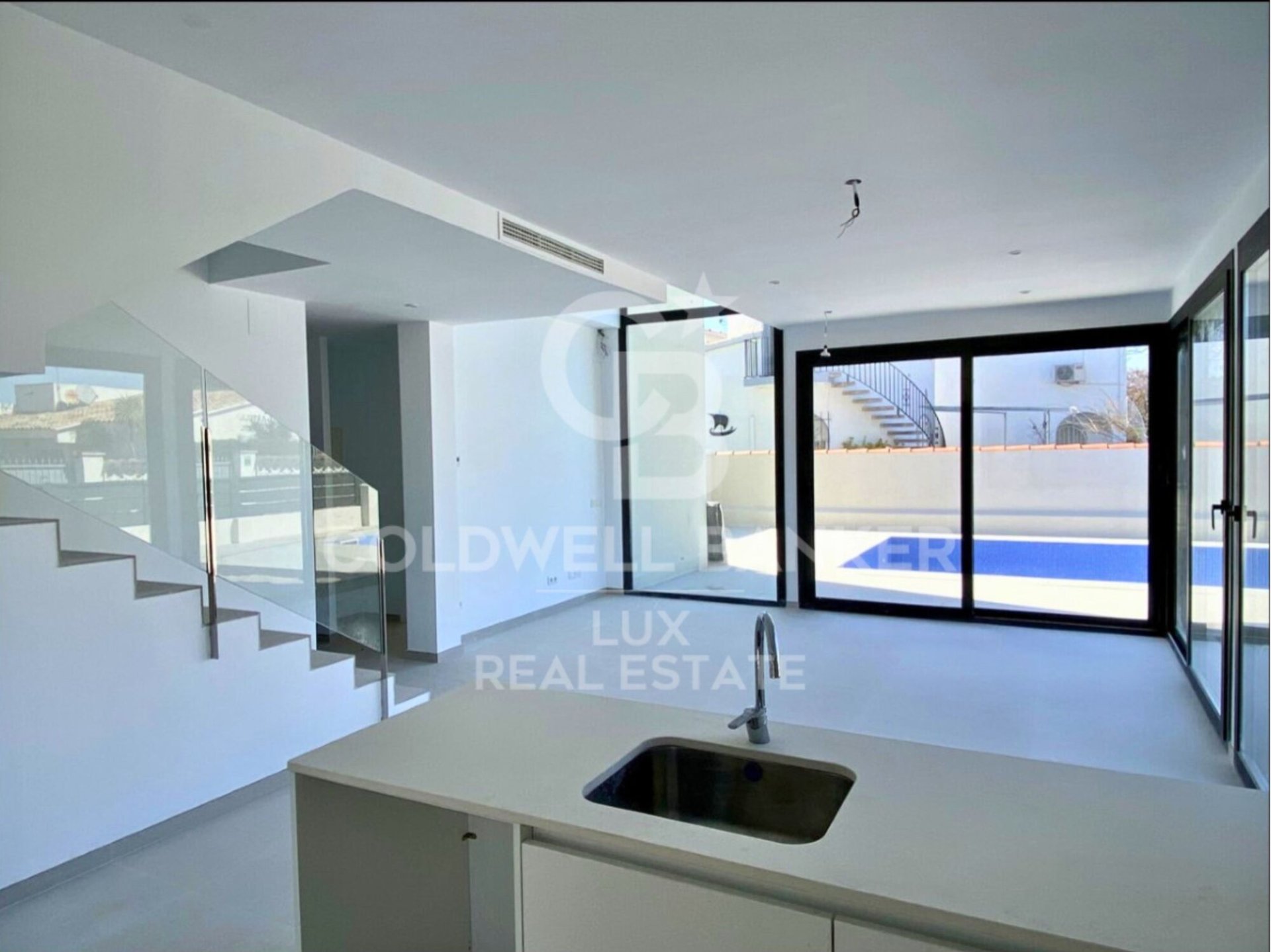 House à Empuriabrava, Girona, Espagne 4 chambres, 166 m2 No. 160278