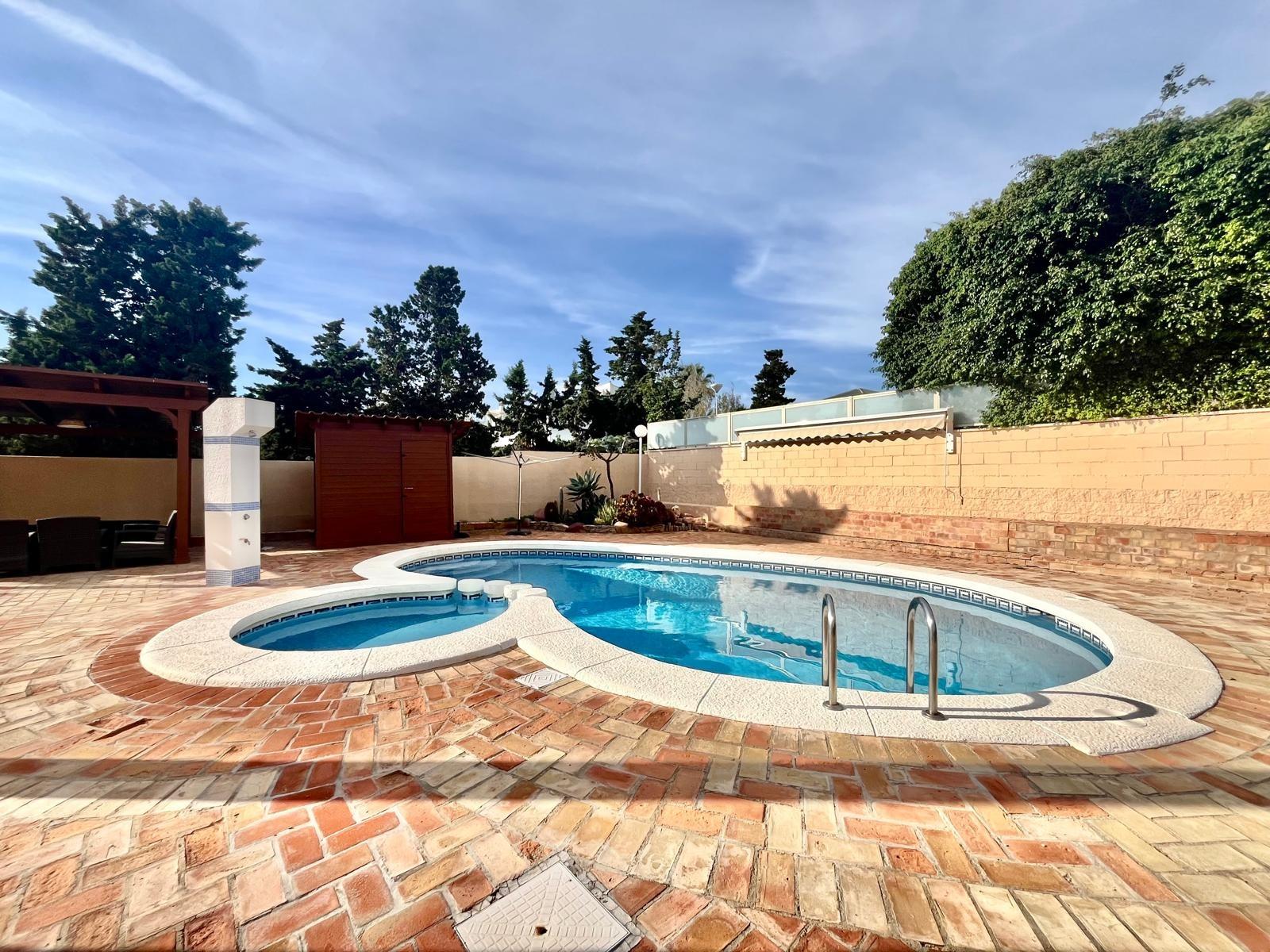 Villa Torrevieja, Alicante, Spānijā 4 istabas, 291 m2 Nr. 148520