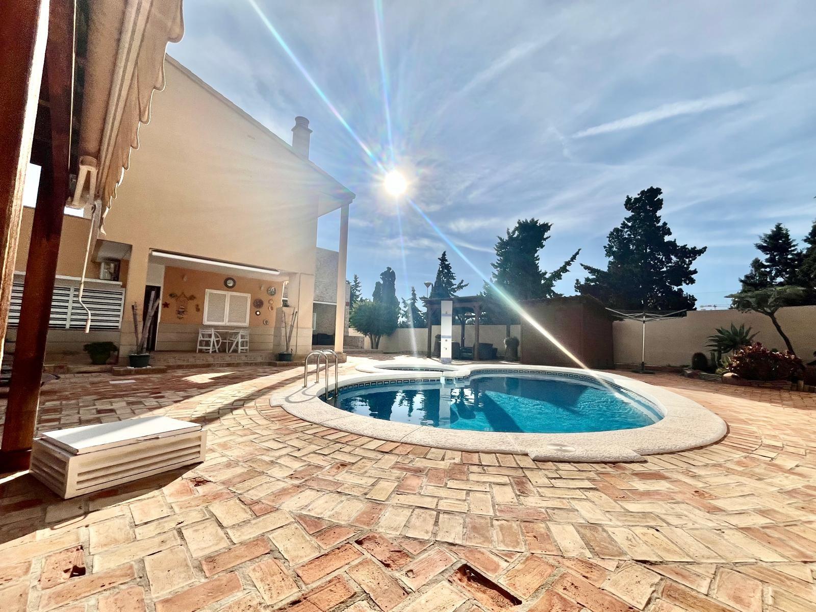 Villa Torrevieja, Alicante, Spānijā 4 istabas, 291 m2 Nr. 148520