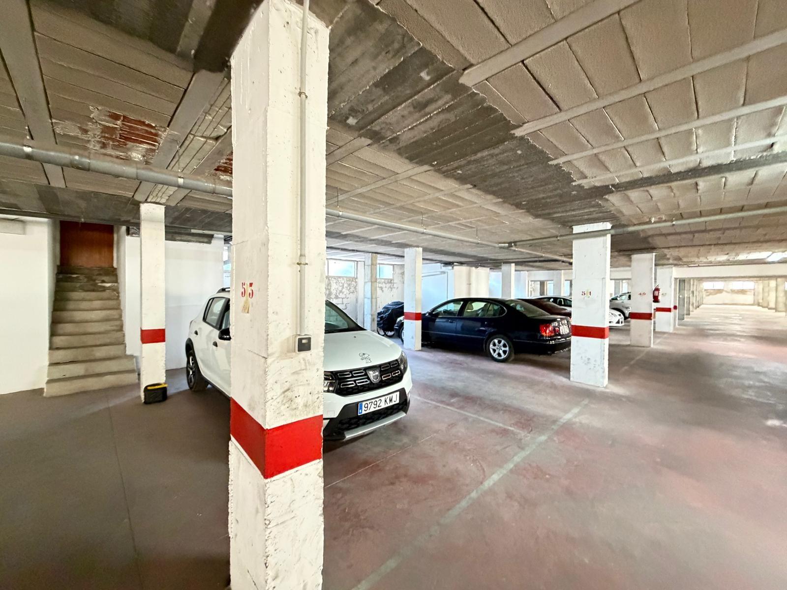 Commercial property in Torrevieja, Alicante, Spain 2800 sq.m. No. 177532