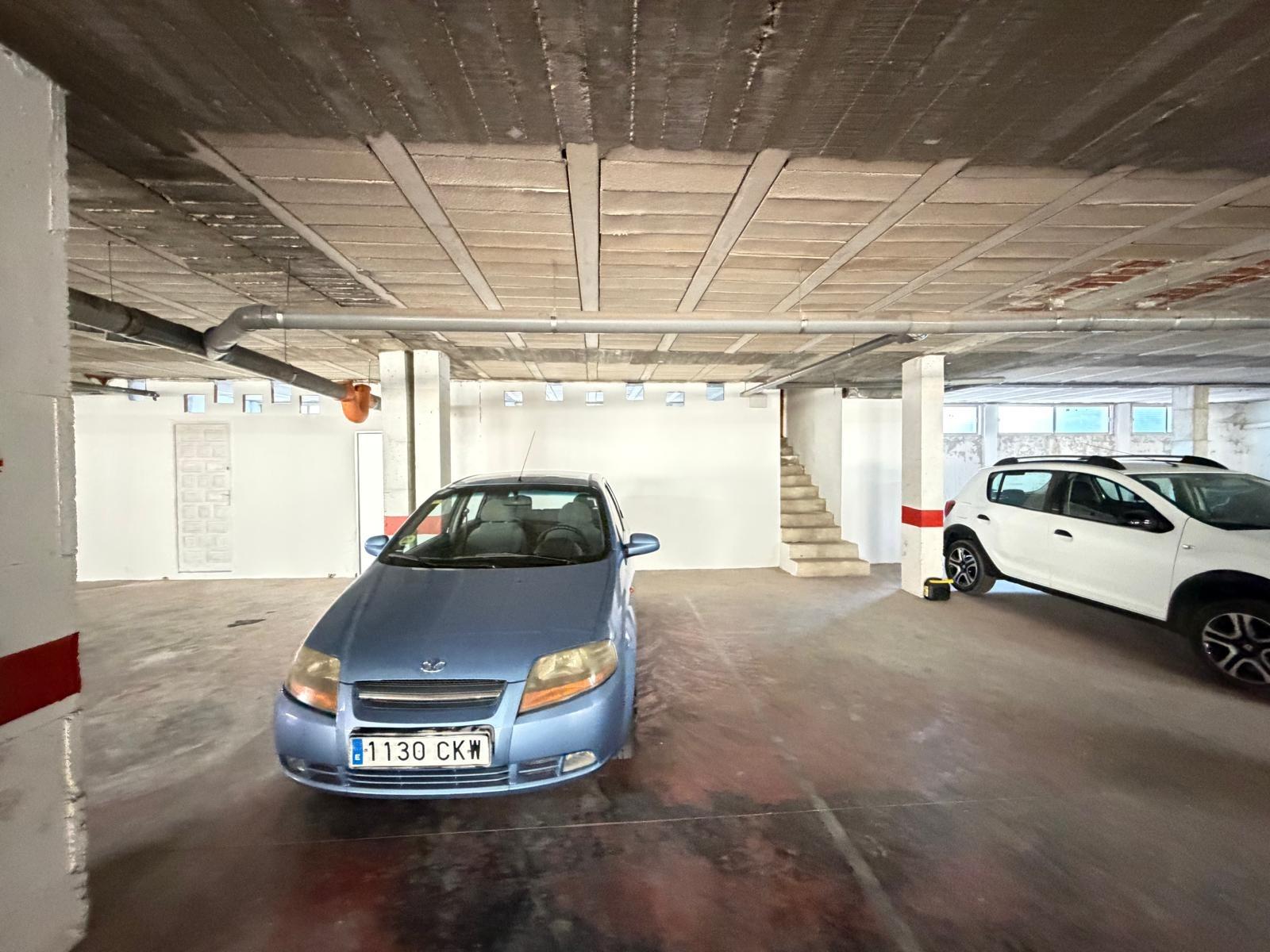 Commercial property in Torrevieja, Alicante, Spain 2800 sq.m. No. 177532