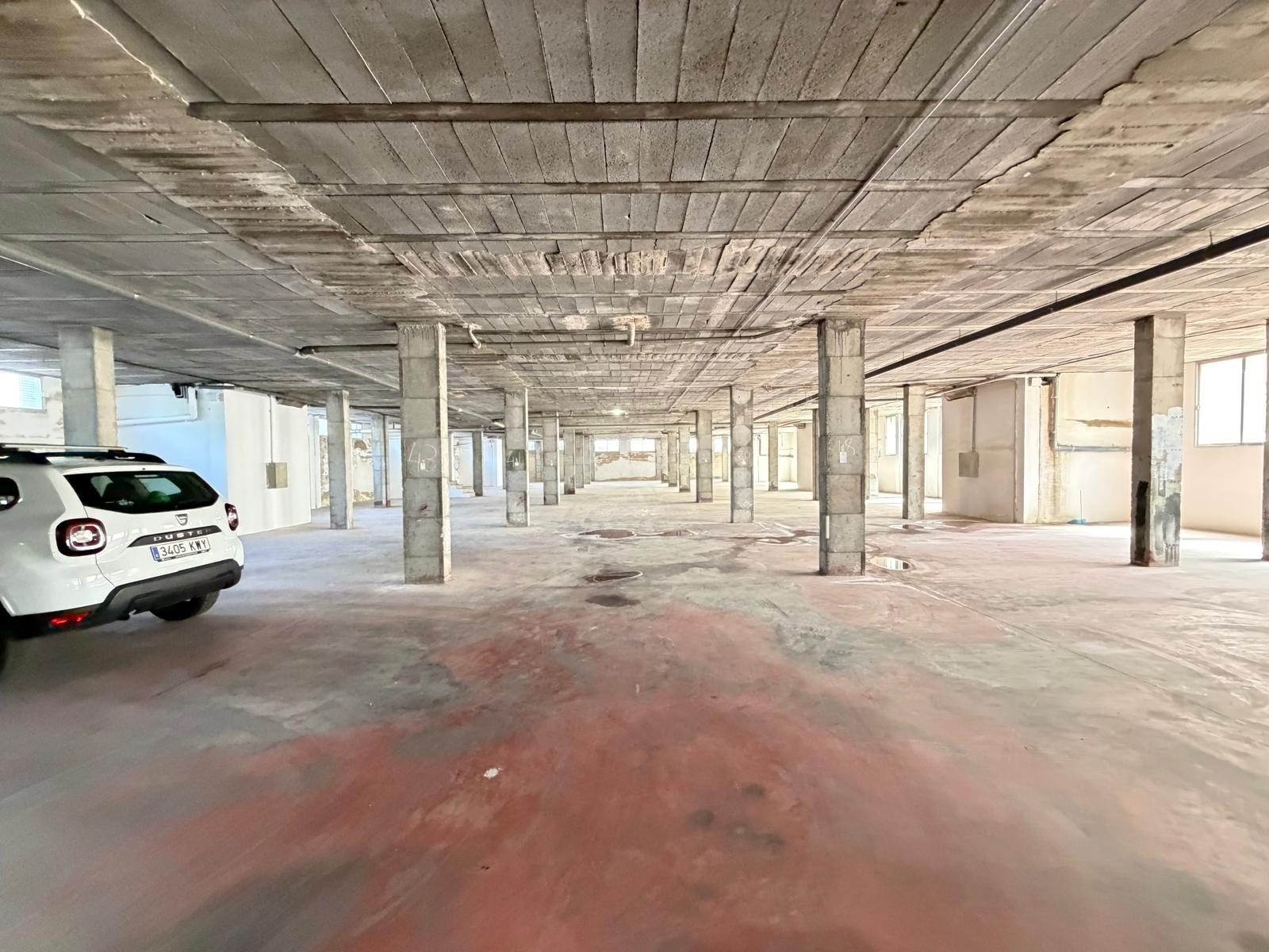 Commercial property in Torrevieja, Alicante, Spain 2800 sq.m. No. 177532