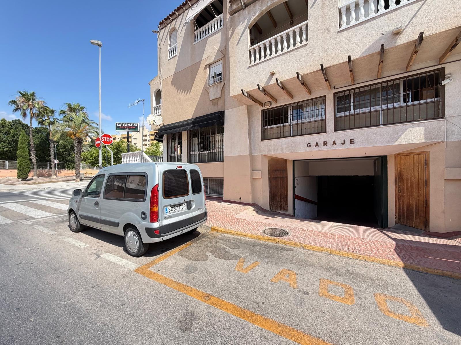 Commercial property in Torrevieja, Alicante, Spain 2800 sq.m. No. 177532