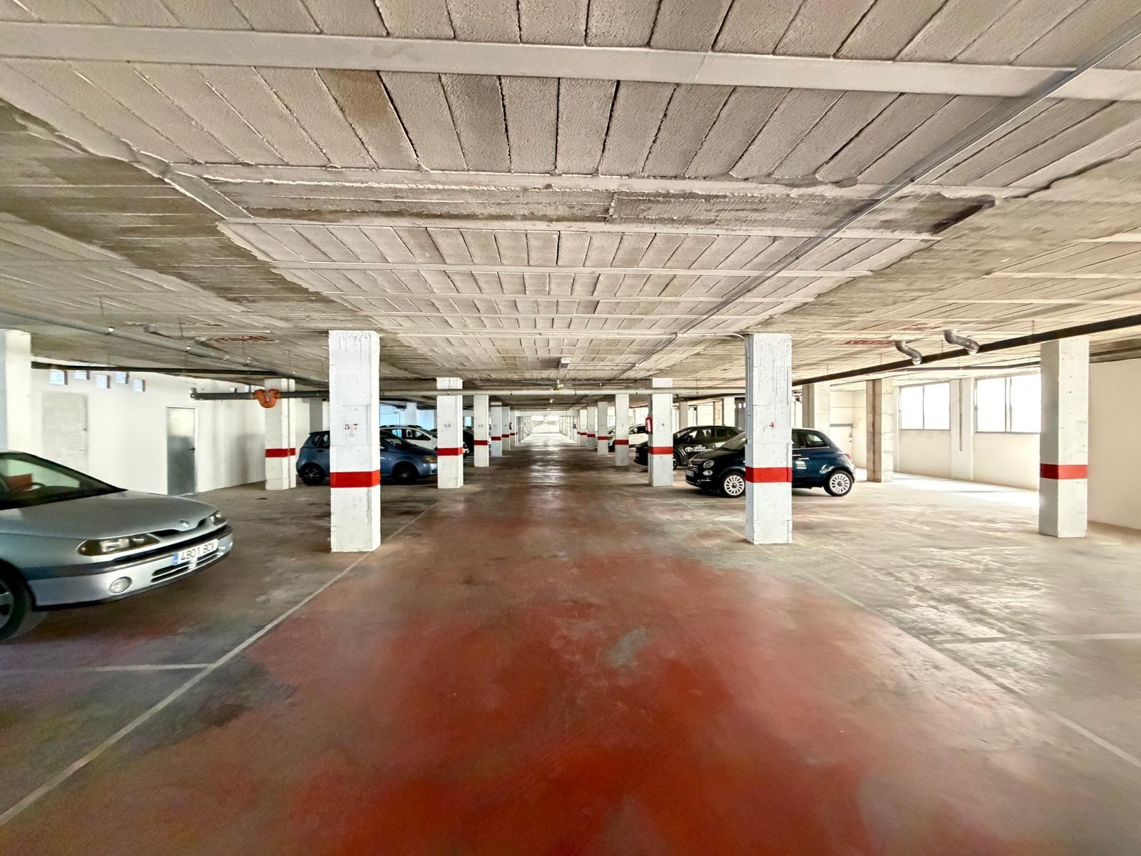 Commercial property in Torrevieja, Alicante, Spain 2800 sq.m. No. 177532