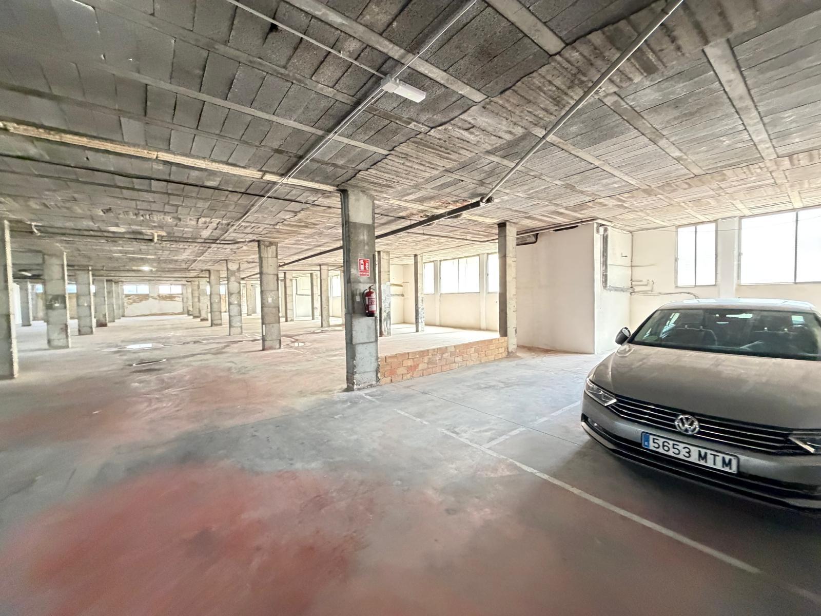 Commercial property in Torrevieja, Alicante, Spain 2800 sq.m. No. 177532