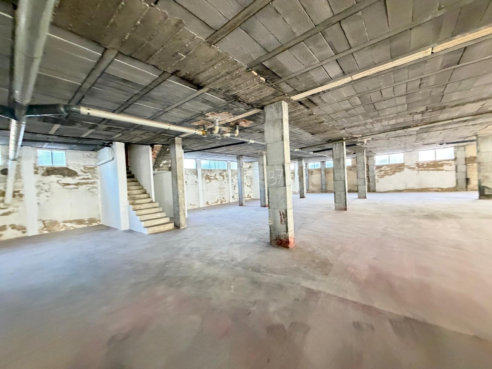 Commercial property in Torrevieja, Alicante, Spain 2800 sq.m. No. 177532