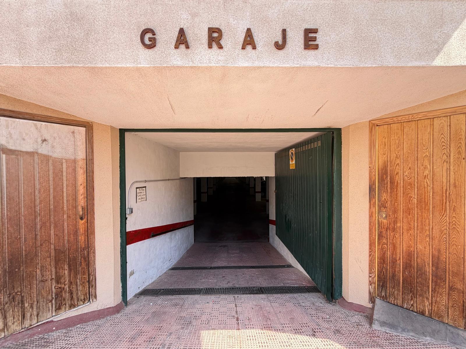 Commercial property in Torrevieja, Alicante, Spain 2800 sq.m. No. 177532