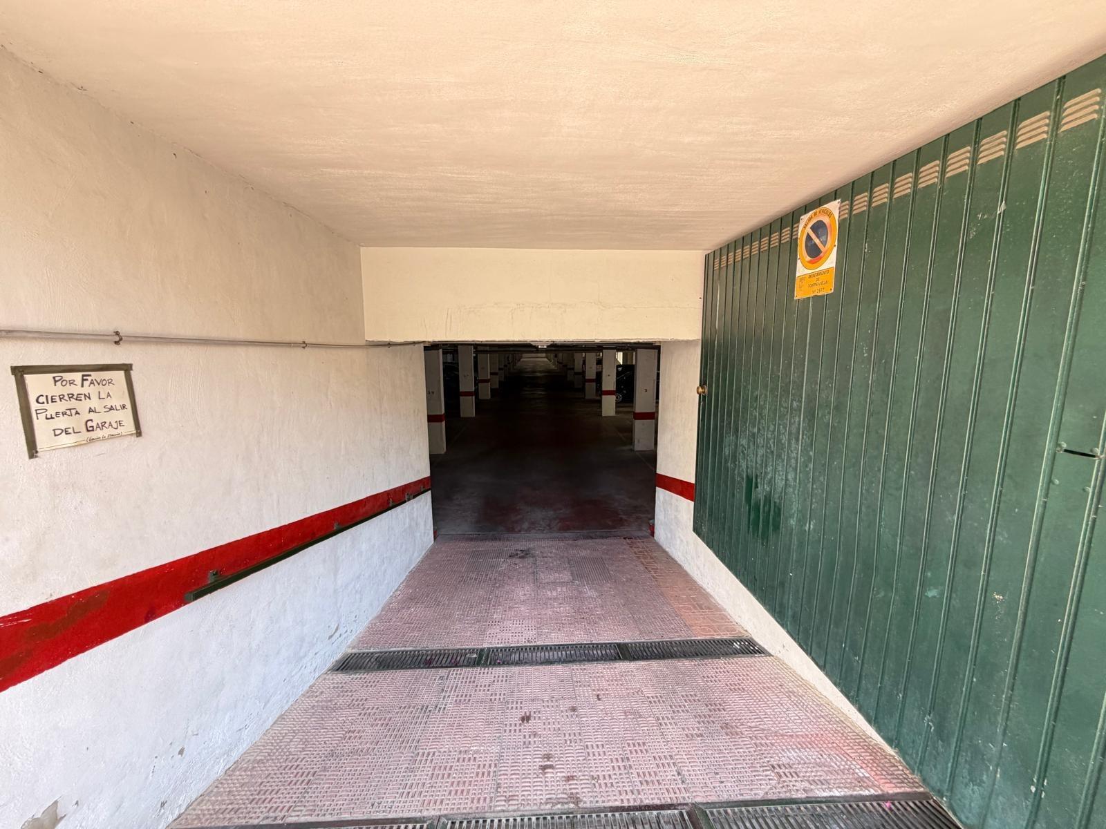 Commercial property in Torrevieja, Alicante, Spain 2800 sq.m. No. 177532