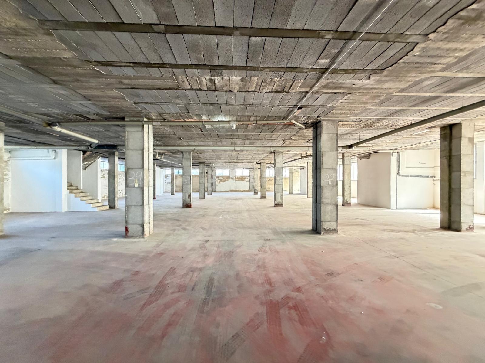 Commercial property in Torrevieja, Alicante, Spain 2800 sq.m. No. 177532