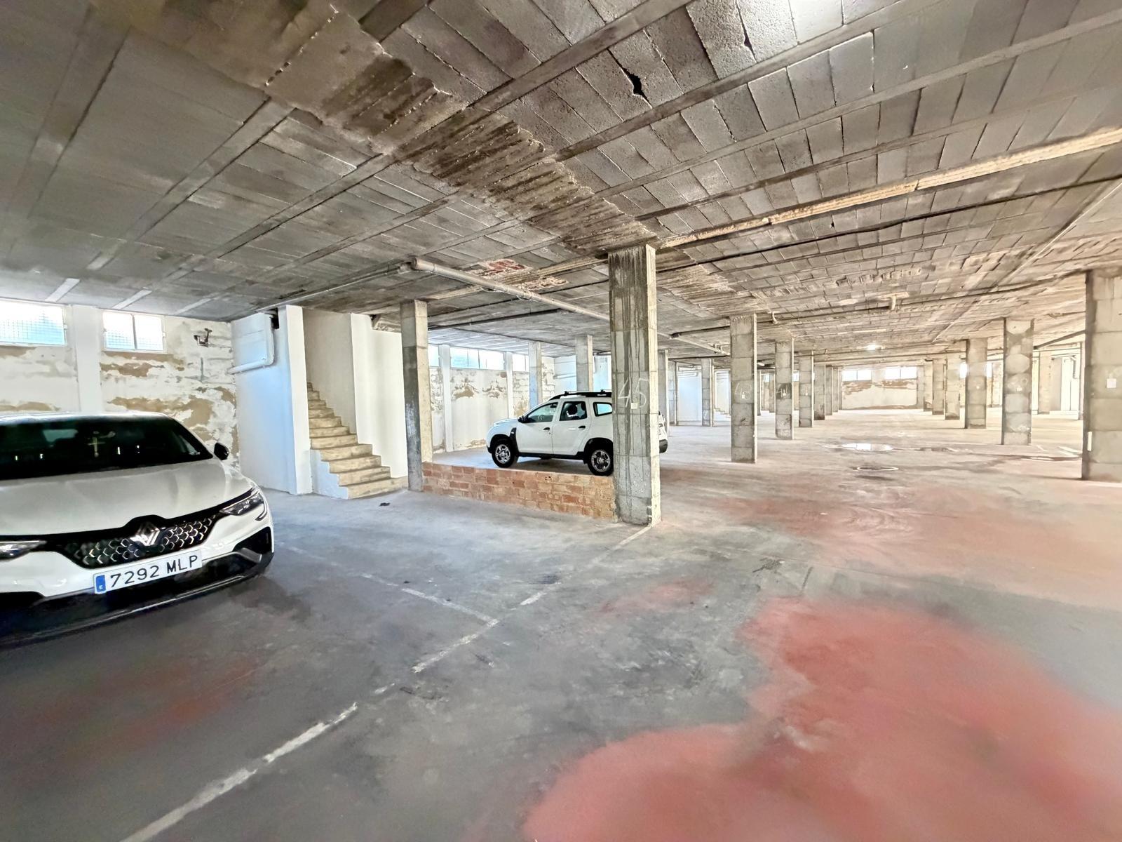 Commercial property in Torrevieja, Alicante, Spain 2800 sq.m. No. 177532