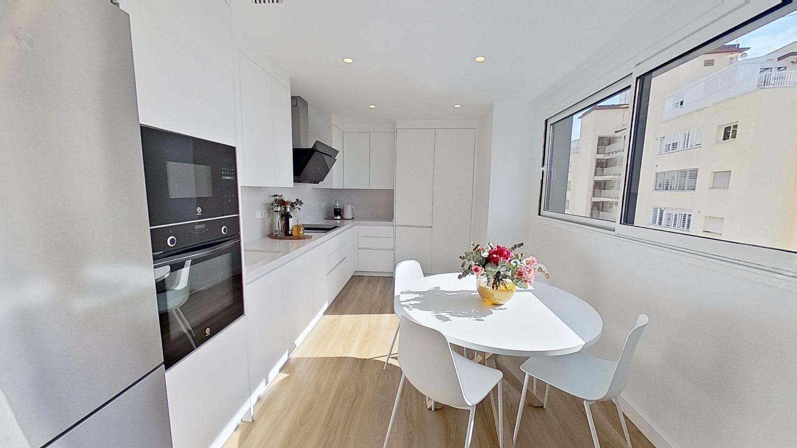 Apartment in Benidorm, Alicante, Spain 2 bedrooms, 228 sq.m. No. 149198