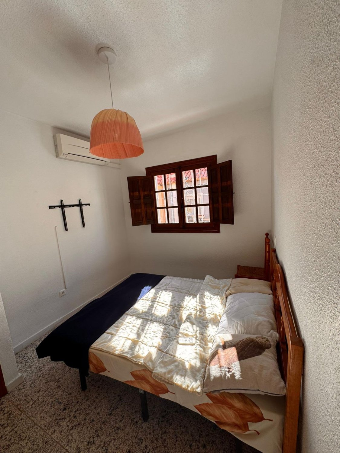 Bungalow en Torrevieja, Alicante, España 2 dormitorios, 74 m2 No. 149196