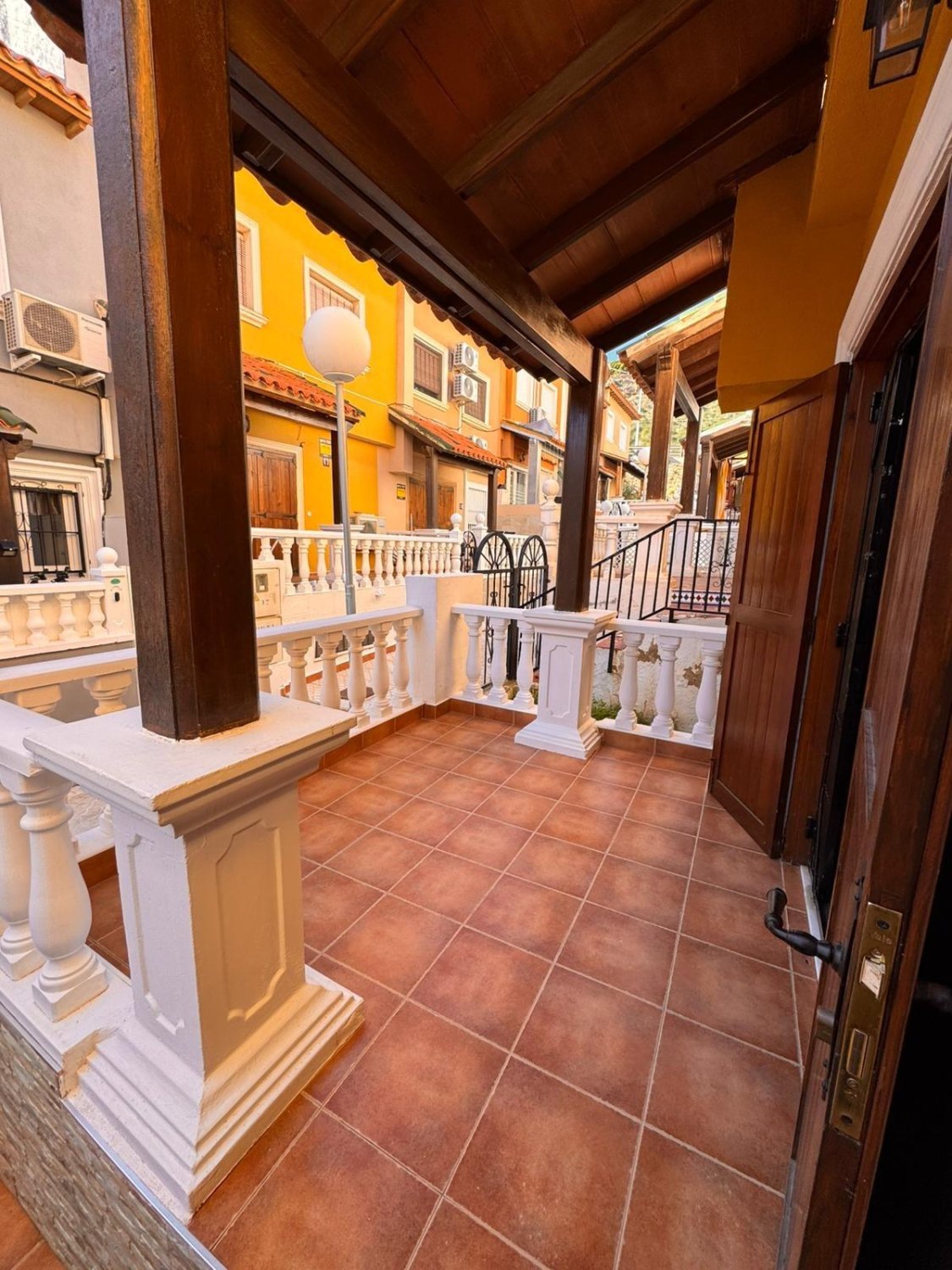 Bungalow en Torrevieja, Alicante, España 2 dormitorios, 74 m2 No. 149196