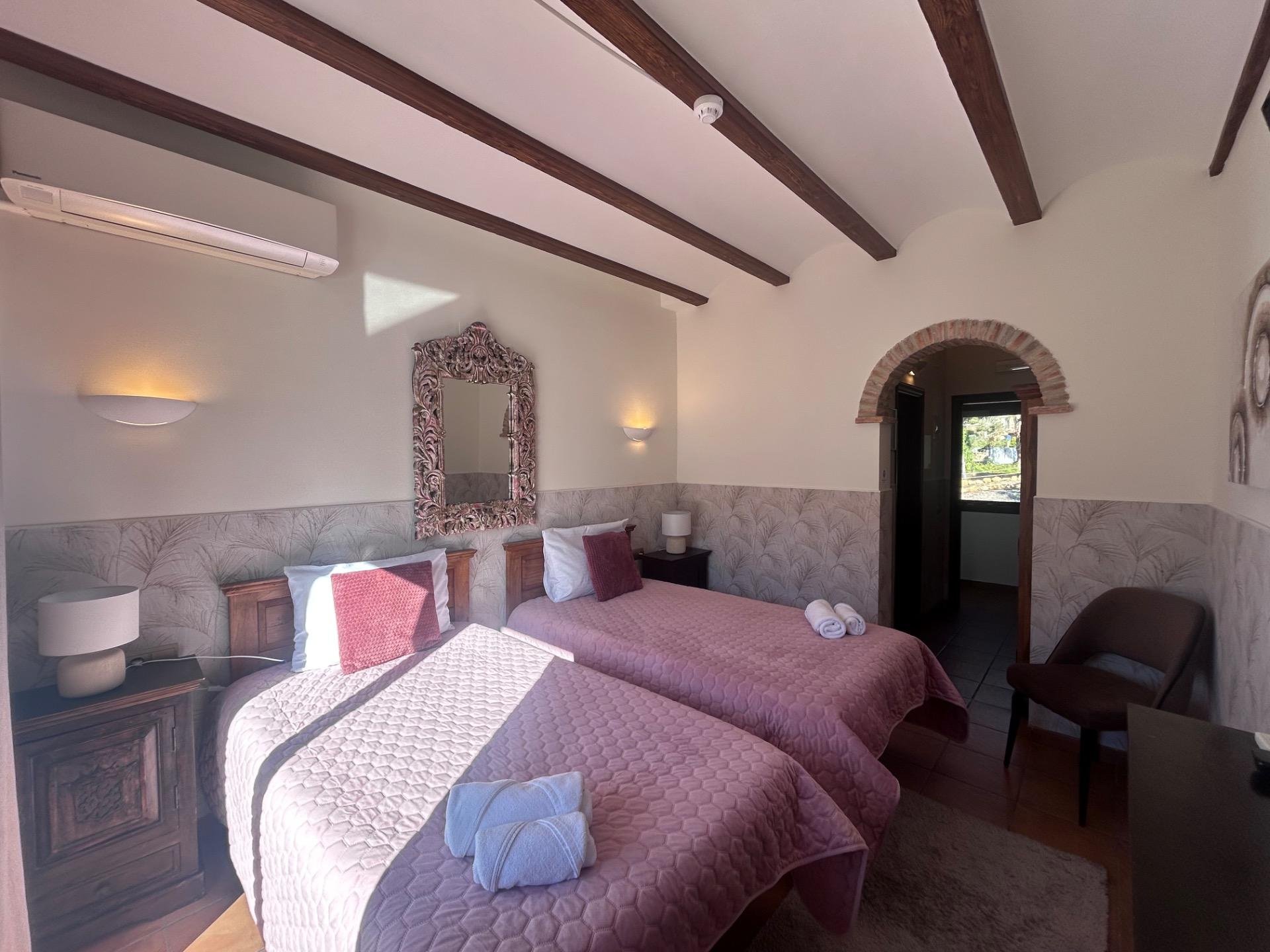 Hotelli Finestrat, Alicante, Espanja 12 makuuhuonetta, 800 m2 No. 149199