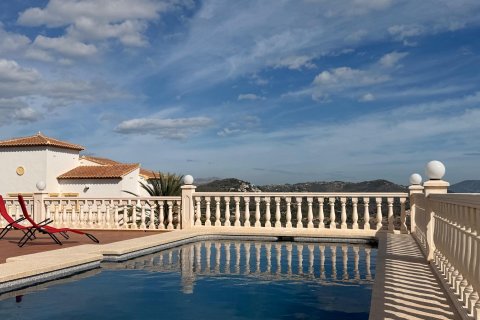 Villa Calpe, Alicante, Spānijā 384 m2 Nr. 139856