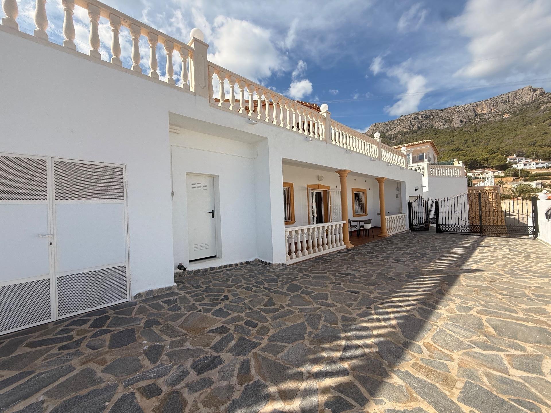 Villa in Calpe, Alicante, Spain 384 sq.m. No. 139856