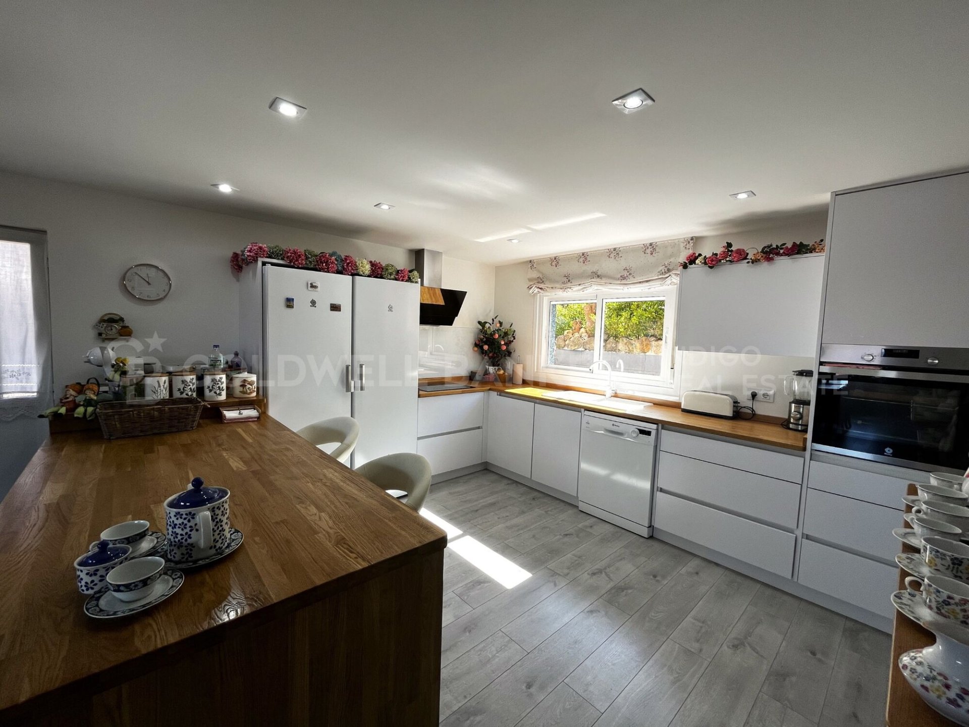 Huvila Vigo, Pontevedra, Espanja 4 makuuhuonetta, 293 m2 No. 160071