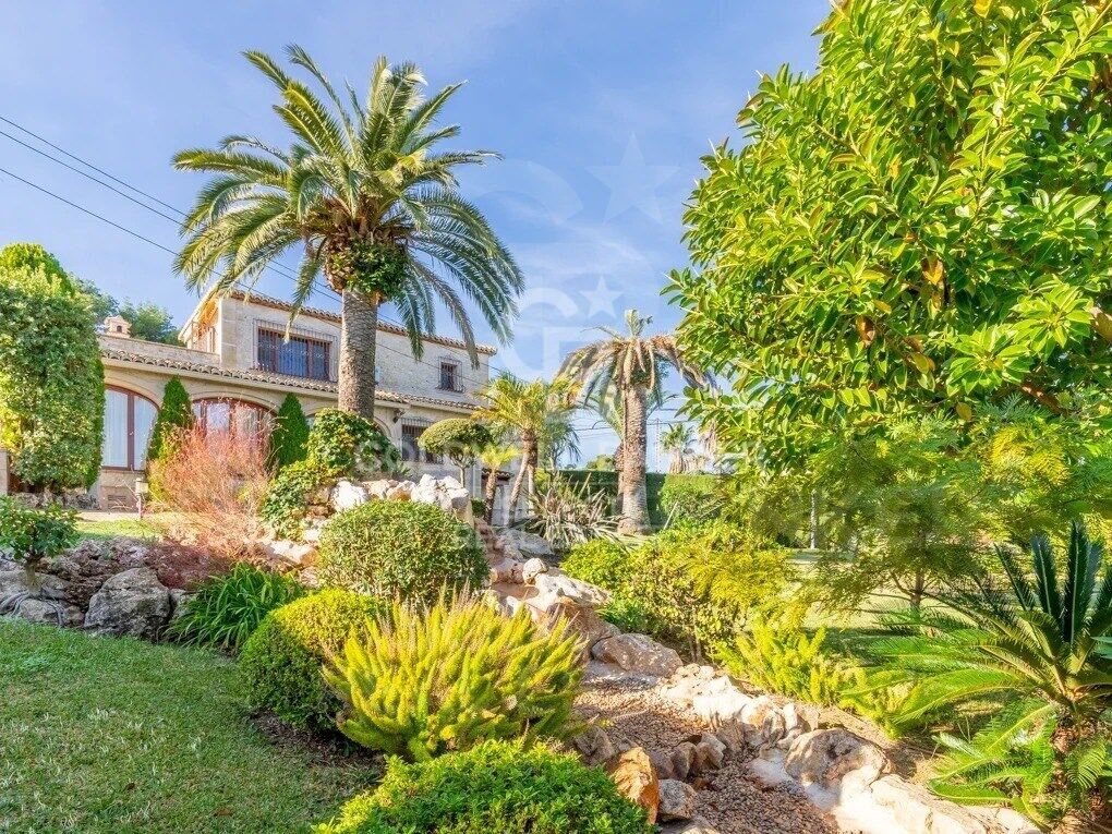 Villa in Javea, Alicante, Spain 3 bedrooms, 264 sq.m. No. 160065