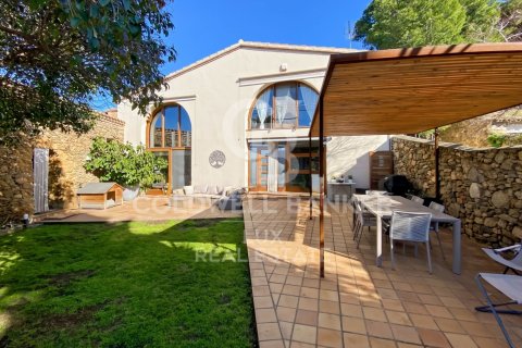 Casa a Palau-saverdera, Girona, Spagna 3 camere da letto, 443 mq. N° 178559