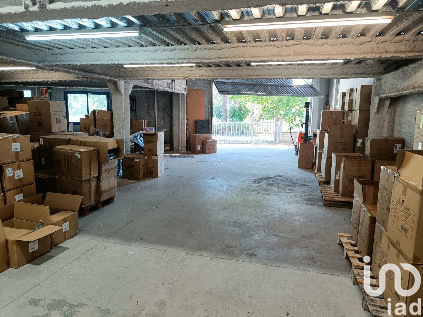 Commercial property in Santa Eulalia De Roncana, Barcelona, Spain 684 sq.m. No. 188476