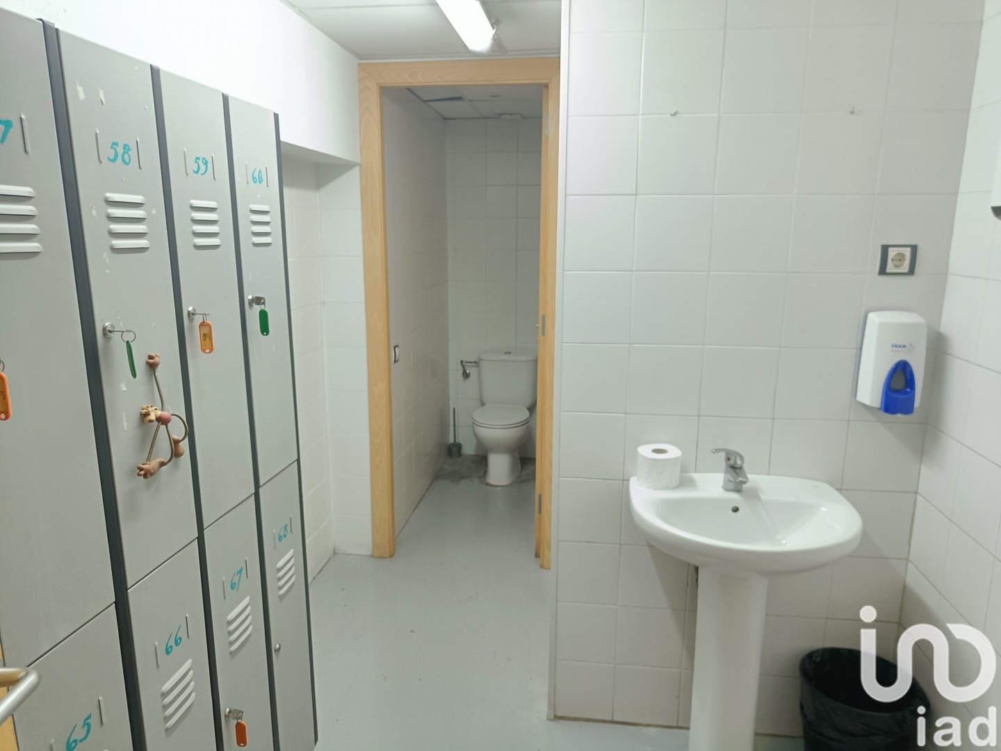 Commercial property in Santa Eulalia De Roncana, Barcelona, Spain 684 sq.m. No. 188476