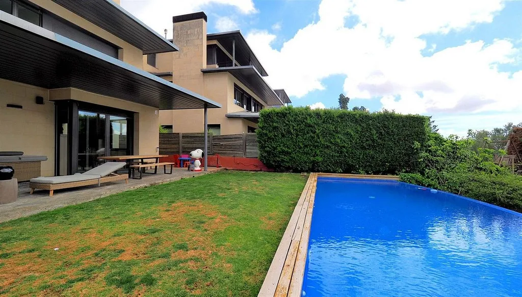 House in Barcelona, Spanien 7 Schlafzimmer,  Nr. 141266
