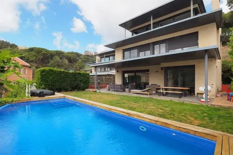 House in Barcelona, Spanien 7 Schlafzimmer,  Nr. 141266