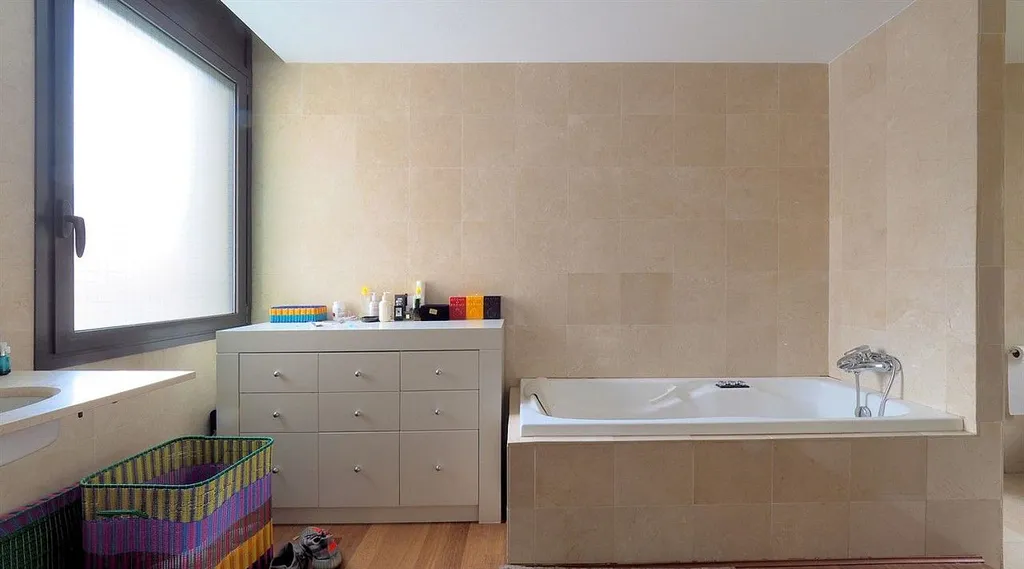House in Barcelona, Spanien 7 Schlafzimmer,  Nr. 141266