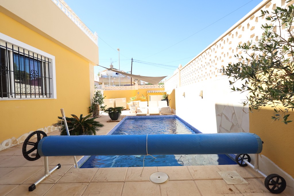 Villa Cabo Roig, Alicante, Spānijā 4 istabas, 129 m2 Nr. 145279